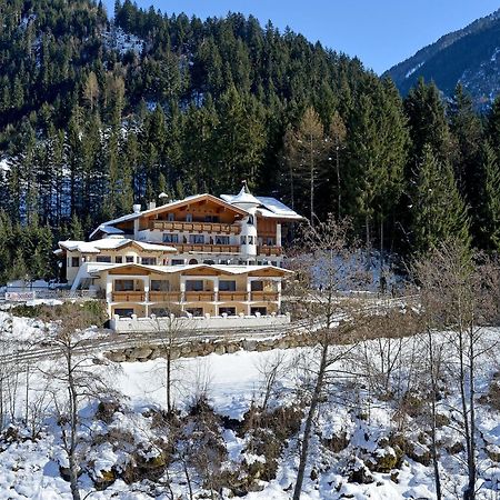 Hotel Laendenhof Superior Mayrhofen Exterior photo
