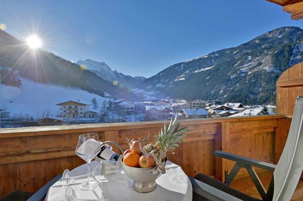 Hotel Laendenhof Superior Mayrhofen Exterior photo