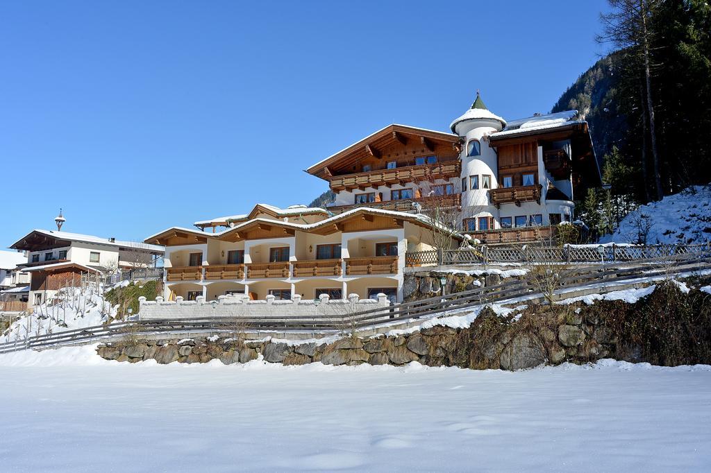Hotel Laendenhof Superior Mayrhofen Exterior photo