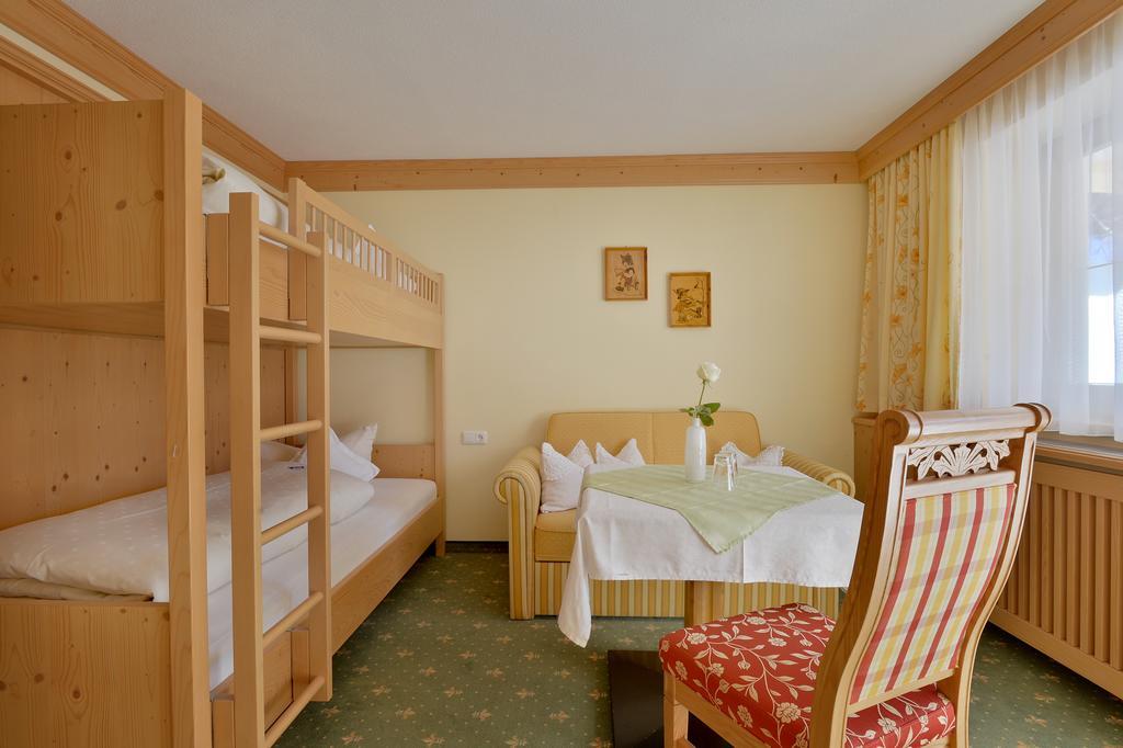 Hotel Laendenhof Superior Mayrhofen Exterior photo