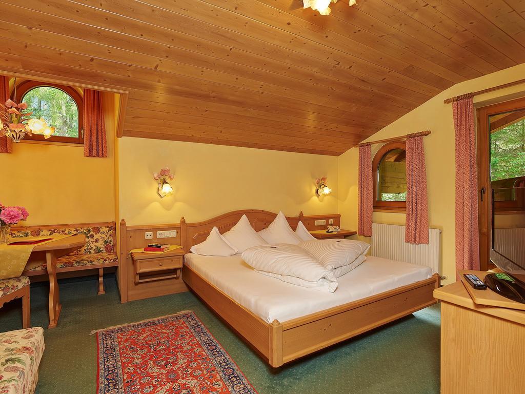 Hotel Laendenhof Superior Mayrhofen Exterior photo