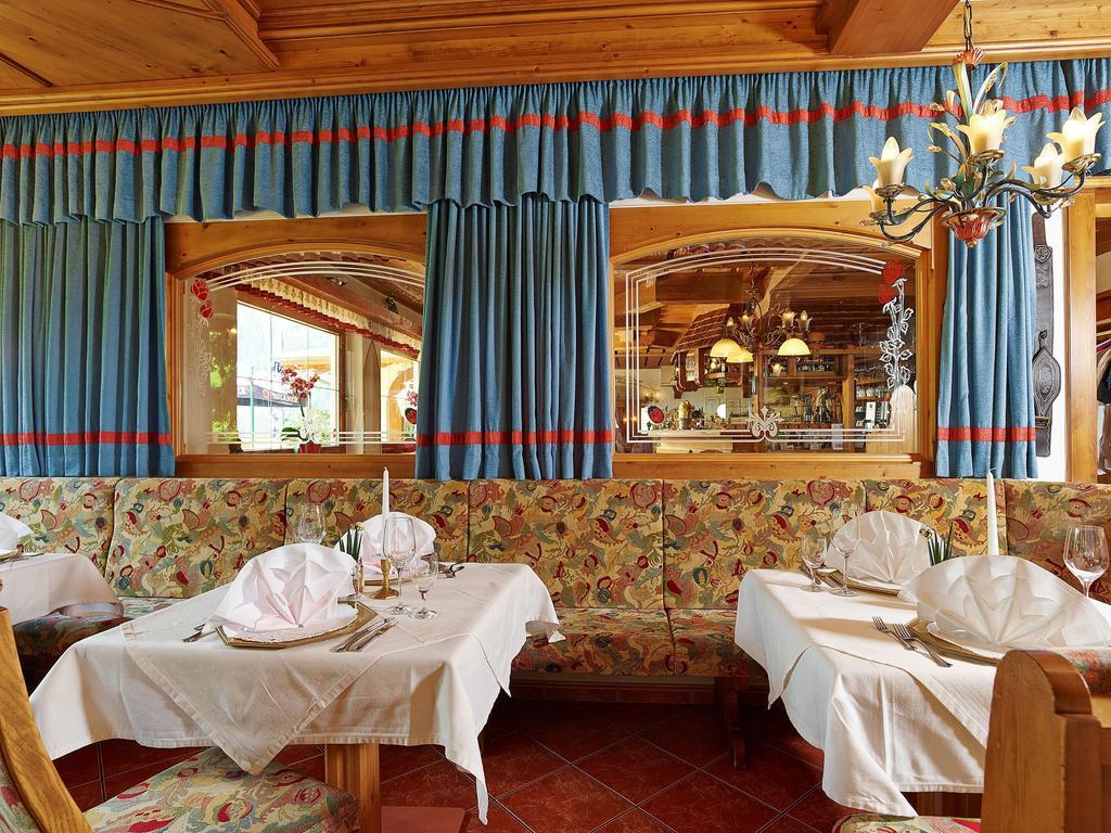 Hotel Laendenhof Superior Mayrhofen Exterior photo