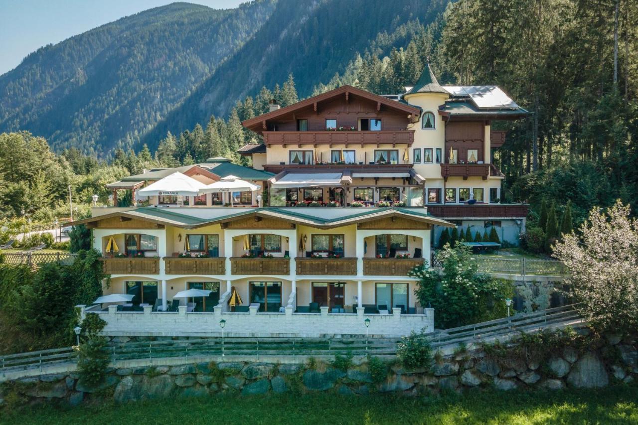 Hotel Laendenhof Superior Mayrhofen Exterior photo