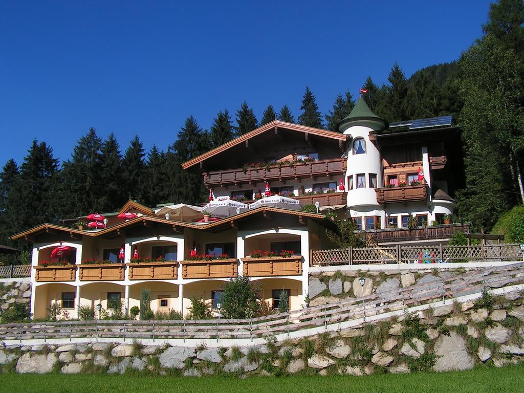 Hotel Laendenhof Superior Mayrhofen Exterior photo