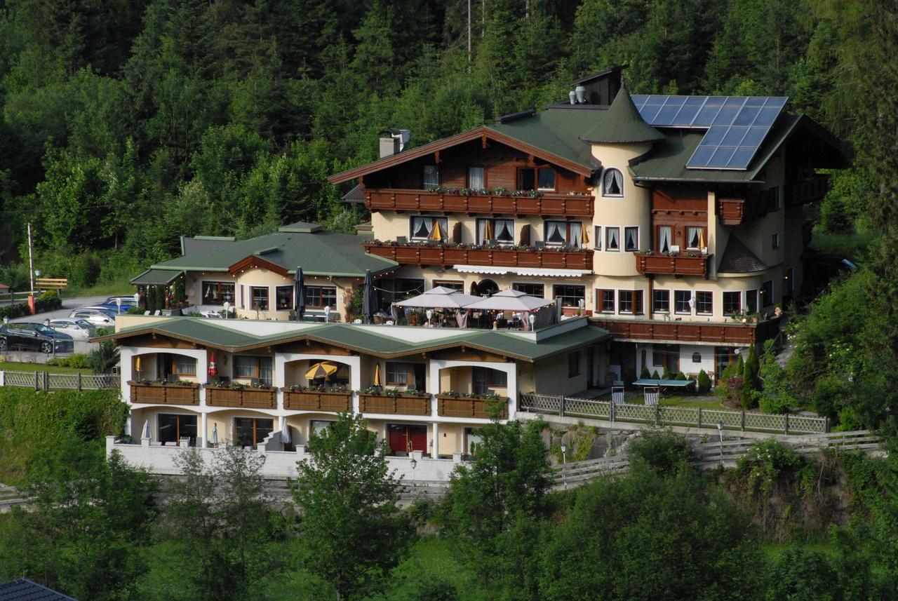 Hotel Laendenhof Superior Mayrhofen Exterior photo